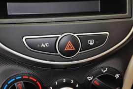 2014款现代瑞纳三厢1.4L手动时尚型GS