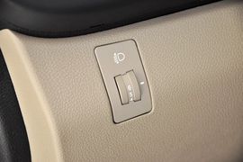 2014款现代瑞纳三厢1.4L手动时尚型GS