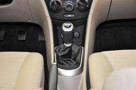 2014款现代瑞纳三厢1.4L手动时尚型GS