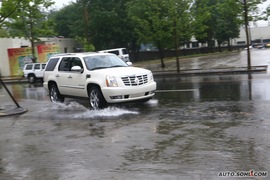 2009款凯雷德Hybrid试驾