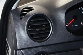 2013款大众捷达1.4L手动舒适型