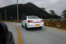 2014款比亚迪秦深度评测