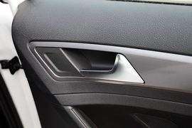2014款大众高尔夫1.6L手动时尚型