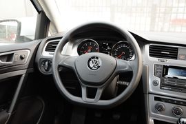 2014款大众高尔夫1.6L手动时尚型