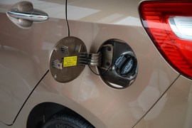 2012款起亚K2两厢1.6L