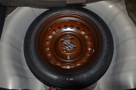 2012款起亚K2两厢1.6L