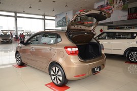 2012款起亚K2两厢1.6L
