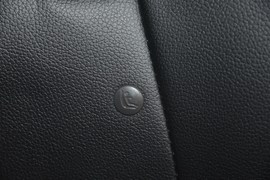 2012款起亚K2两厢1.6L