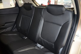 2012款起亚K2两厢1.6L