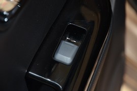 2012款起亚K2两厢1.6L