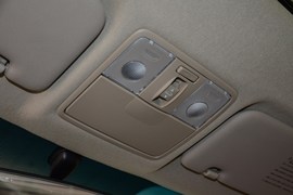 2012款起亚K2两厢1.6L