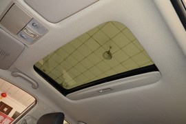 2012款起亚K2两厢1.6L