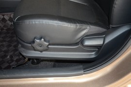 2012款起亚K2两厢1.6L