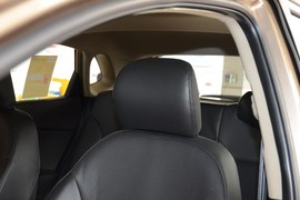 2012款起亚K2两厢1.6L