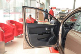 2012款起亚K2两厢1.6L