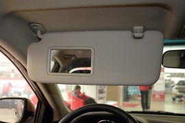 2012款起亚K2两厢1.6L