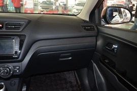 2012款起亚K2两厢1.6L