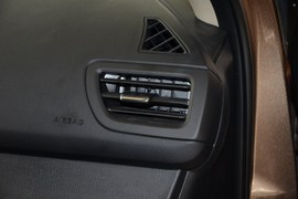 2012款起亚K2两厢1.6L