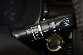 2012款起亚K2两厢1.6L