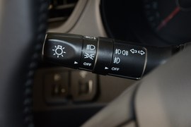 2012款起亚K2两厢1.6L