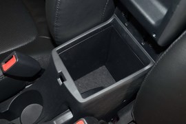 2012款起亚K2两厢1.6L