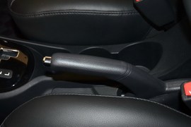 2012款起亚K2两厢1.6L