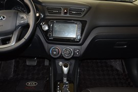 2012款起亚K2两厢1.6L