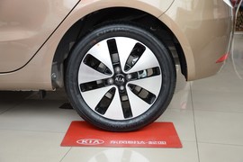 2012款起亚K2两厢1.6L