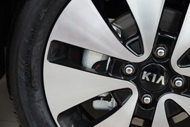 2012款起亚K2两厢1.6L
