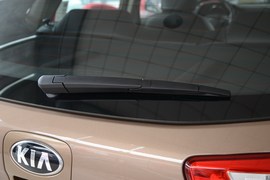 2012款起亚K2两厢1.6L