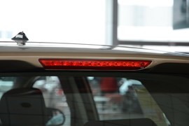 2012款起亚K2两厢1.6L