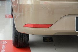 2012款起亚K2两厢1.6L