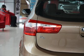 2012款起亚K2两厢1.6L