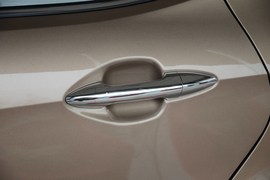 2012款起亚K2两厢1.6L