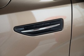 2012款起亚K2两厢1.6L