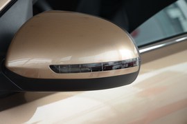 2012款起亚K2两厢1.6L