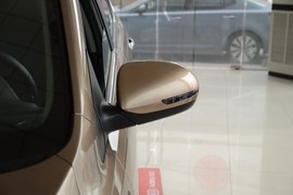 2012款起亚K2两厢1.6L