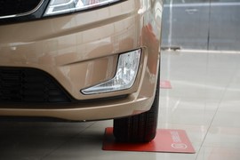 2012款起亚K2两厢1.6L