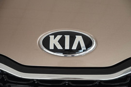 2012款起亚K2两厢1.6L