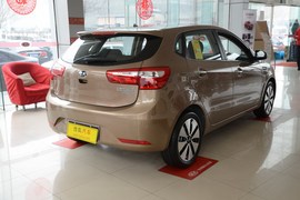 2012款起亚K2两厢1.6L