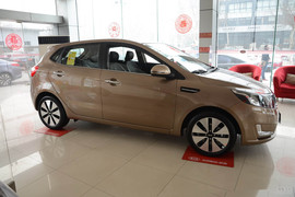 2012款起亚K2两厢1.6L