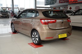 2012款起亚K2两厢1.6L