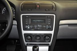 2014款斯柯达明锐1.6L手自一体逸杰版