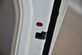 2014款雪铁龙全新爱丽舍1.6L手动舒适型