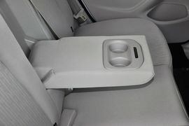2014款雪铁龙全新爱丽舍1.6L手动舒适型