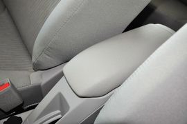 2014款雪铁龙全新爱丽舍1.6L手动舒适型