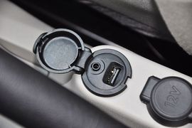 2014款雪铁龙全新爱丽舍1.6L手动舒适型