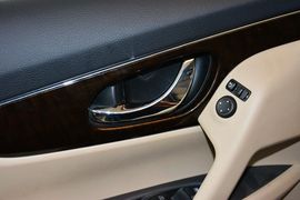 2014款日产奇骏2.5L