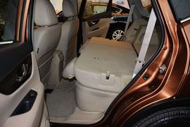 2014款日产奇骏2.5L