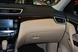 2014款日产奇骏2.5L